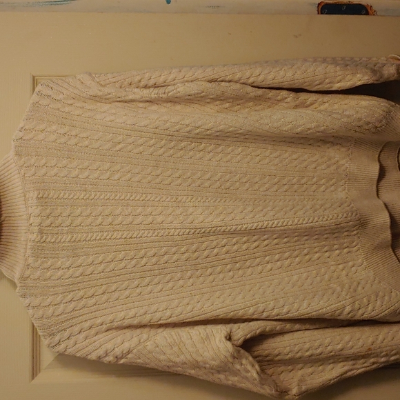 Sweater - Picture 4 of 4